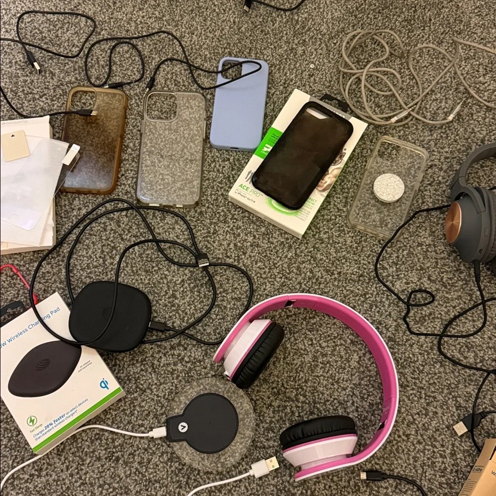 Lot of electronic accessories